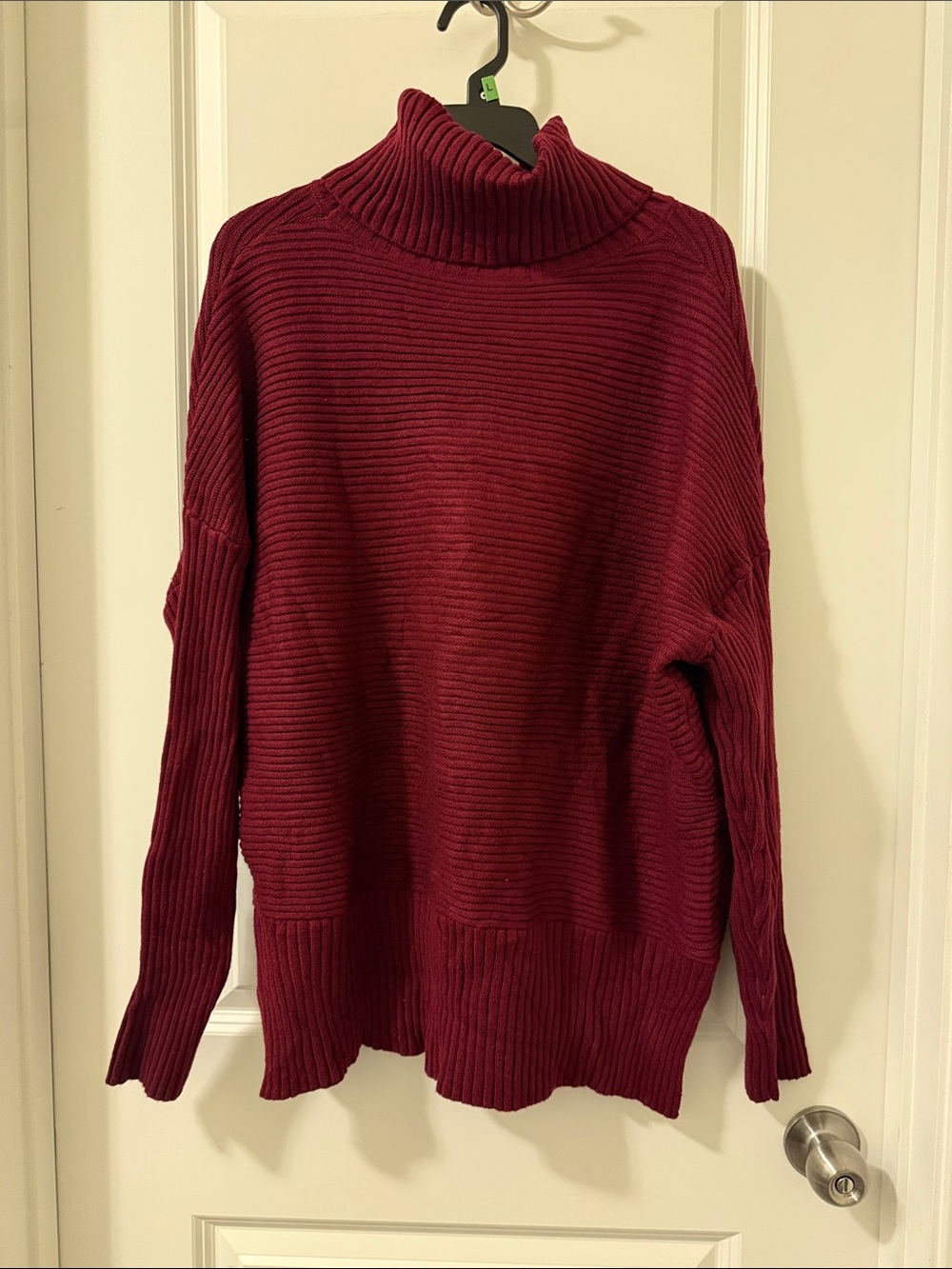 Relaxed Ribbed Turtleneck Sweater - Burgundy
